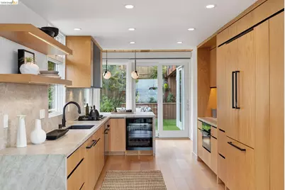 5915 Mazuela Dr, Oakland, CA 94611 - Photo 25