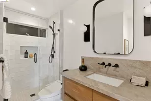 5915 Mazuela Dr, Oakland, CA 94611 - Photo 35