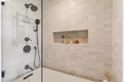 5915 Mazuela Dr, Oakland, CA 94611 - Photo 43