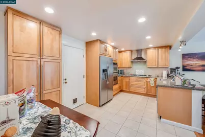 131 Ironwood, Oakland, CA 94605 - Photo 17