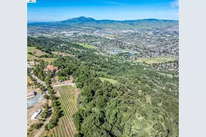 9500 Santos Ranch Rd, Pleasanton, CA 94588 - Photo 57