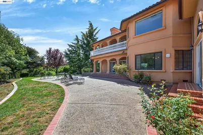 9500 Santos Ranch Rd, Pleasanton, CA 94588 - Photo 3