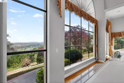 9500 Santos Ranch Rd, Pleasanton, CA 94588 - Photo 17