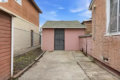 1021 72nd Ave, Oakland, CA 94621 - Photo 21