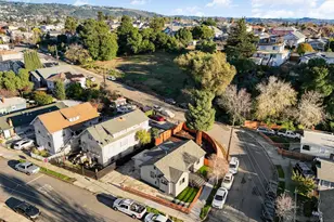 2151 Santa Rita St, Oakland, CA 94601 - Photo 39