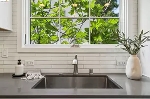 5323 Miles Ave, Oakland, CA 94618 - Photo 9