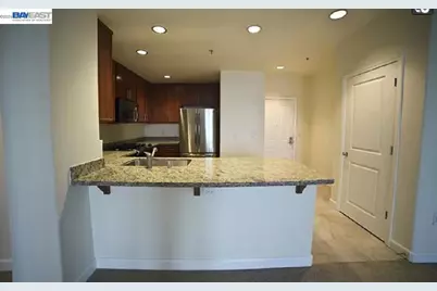 423 7th St #208, Oakland, CA 94607 - Photo 5