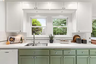 1741 Derby St, Berkeley, CA 94703 - Photo 17