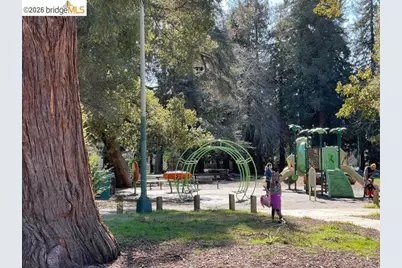 2240 Macarthur Blvd, Oakland, CA 94602 - Photo 15