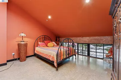 425 11th St #6, Oakland, CA 94606 - Photo 33