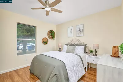 884 Serrana Ct, Pittsburg, CA 94565 - Photo 13