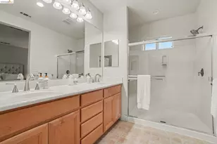 241 Yellow Rose Cir, Oakley, CA 94561 - Photo 23