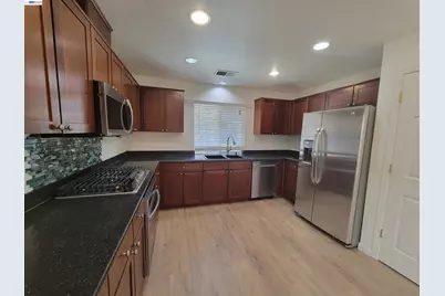 313 Turnstone Cir, Pittsburg, CA 94565 - Photo 13