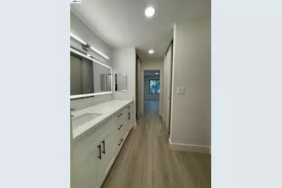 965 Shorepoint Ct #200, Alameda, CA 94501 - Photo 19