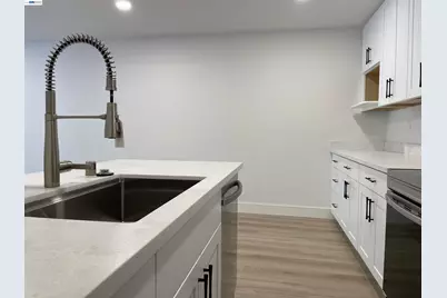 965 Shorepoint Ct #200, Alameda, CA 94501 - Photo 7