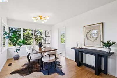 39 Chatsworth Ct, Oakland, CA 94611 - Photo 23