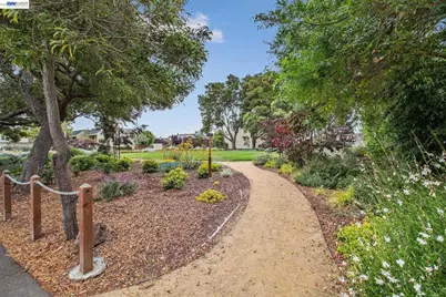 1130 Fontana Drive, Alameda, CA 94502 - Photo 45