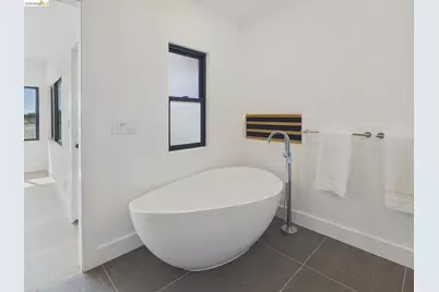 714 Walavista Ave, Oakland, CA 94610 - Photo 31