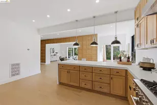 714 Walavista Ave, Oakland, CA 94610 - Photo 33