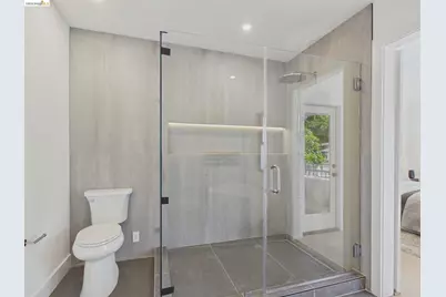 714 Walavista Ave, Oakland, CA 94610 - Photo 25