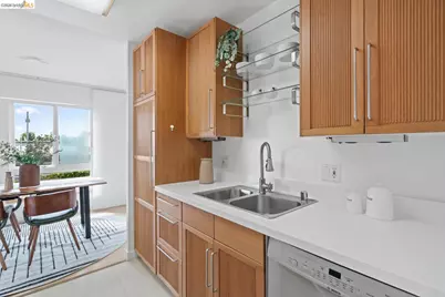 802 Delaware St #APT 202, San Mateo, CA 94401 - Photo 13