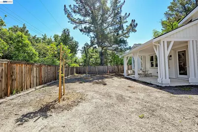 106 Providence Place, Pleasant Hill, CA 94523 - Photo 27