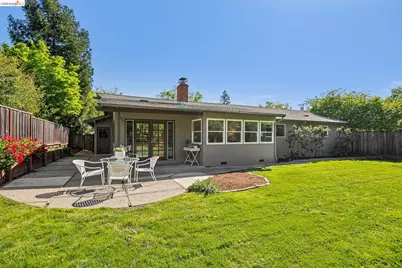 4 Camelford Ct, Moraga, CA 94556 - Photo 29