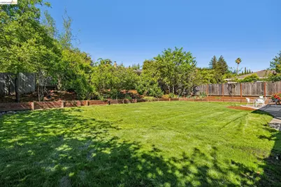 4 Camelford Ct, Moraga, CA 94556 - Photo 27