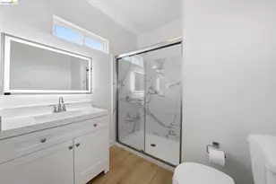 3316 Market St, Oakland, CA 94608 - Photo 17