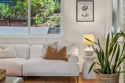 6728 Aitken Dr, Oakland, CA 94611 - Photo 7