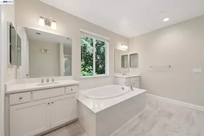 122 Creek View Cir, Fairfield, CA 94533 - Photo 27