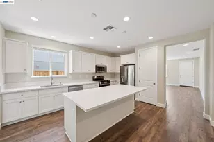 122 Crk Vw Cir, Fairfield, CA 94533 - Photo 7