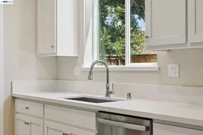 122 Creek View Cir, Fairfield, CA 94533 - Photo 7