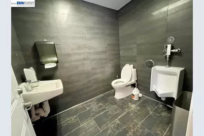 362 8th St, Oakland, CA 94607 - Photo 27