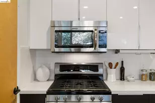 2010 Ninth St, Berkeley, CA 94710 - Photo 11