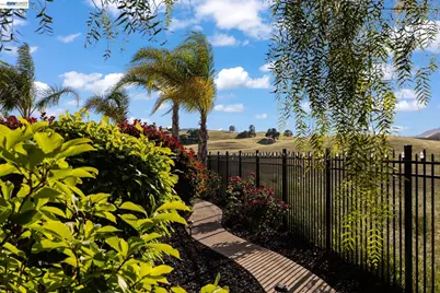 1021 Pacific Grove Ct, Brentwood, CA 94513 - Photo 33