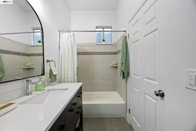 1526 Munson Way, Oakland, CA 94606 - Photo 19