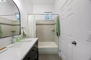 1526 Munson Way, Oakland, CA 94606 - Photo 19