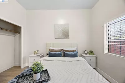 1526 Munson Way, Oakland, CA 94606 - Photo 7