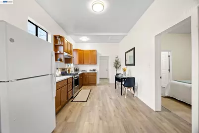 1526 Munson Way, Oakland, CA 94606 - Photo 9