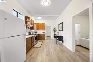 1526 Munson Way, Oakland, CA 94606 - Photo 9