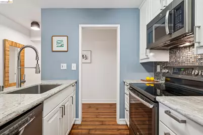 199 Montecito Ave #301, Oakland, CA 94610 - Photo 13
