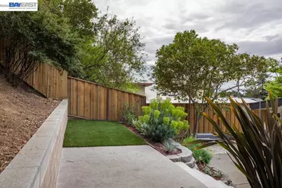 18650 Center St, Castro Valley, CA 94546 - Photo 27