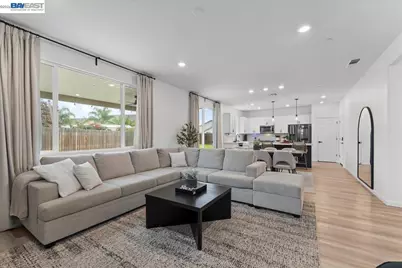 3651 McGuire Dr, Stockton, CA 95205 - Photo 3