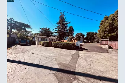 447 Maple Ave, Vallejo, CA 94519 - Photo 3