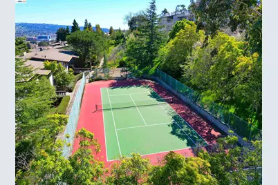 19100 Crest Ave #24, Castro Valley, CA 94546 - Photo 27