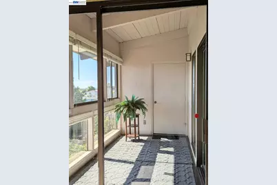 19100 Crest Ave #24, Castro Valley, CA 94546 - Photo 17