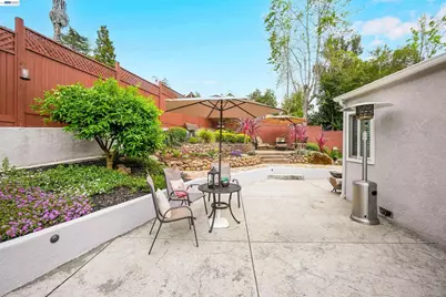 22643 Valley View Dr, Hayward, CA 94541 - Photo 27