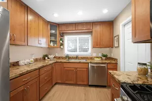 22643 Valley View Dr, Hayward, CA 94541 - Photo 15