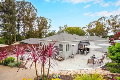 22643 Valley View Dr, Hayward, CA 94541 - Photo 37